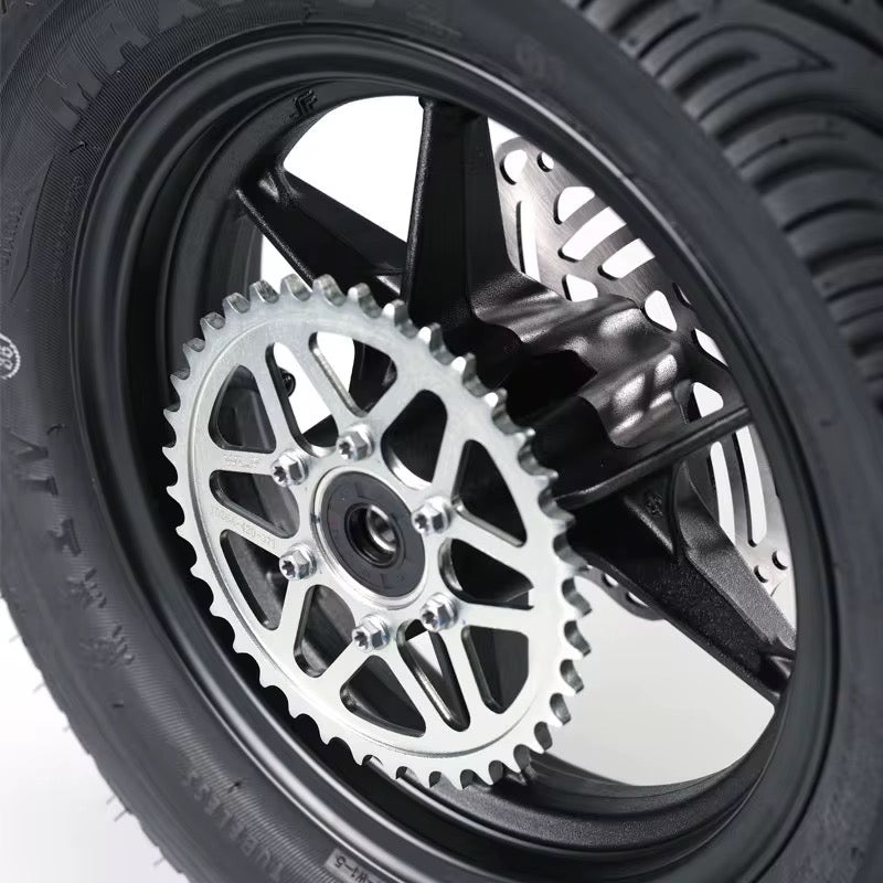 Surron hyper bee upgraded wheels and tires